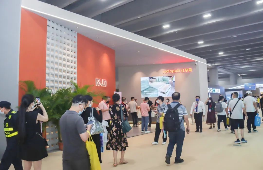 【企业新闻】红苹果登陆广州建博会，RADD高定新品引关注(图1)