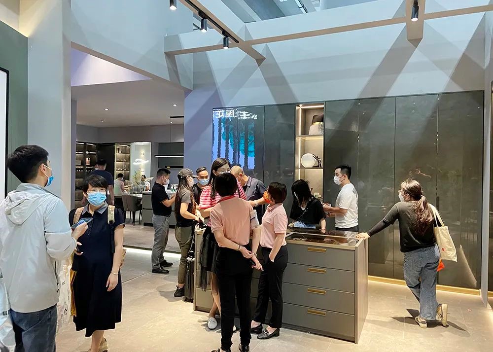 【企业新闻】红苹果登陆广州建博会，RADD高定新品引关注(图6)