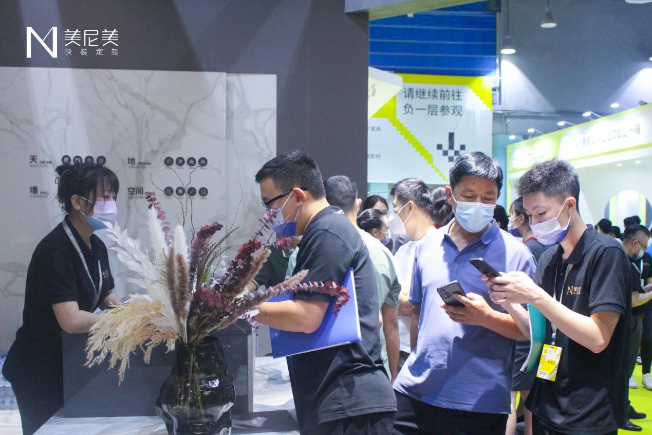 广州定制家居展今日开幕，美尼美快装定制展厅实力、颜值双双圈粉！(图2)
