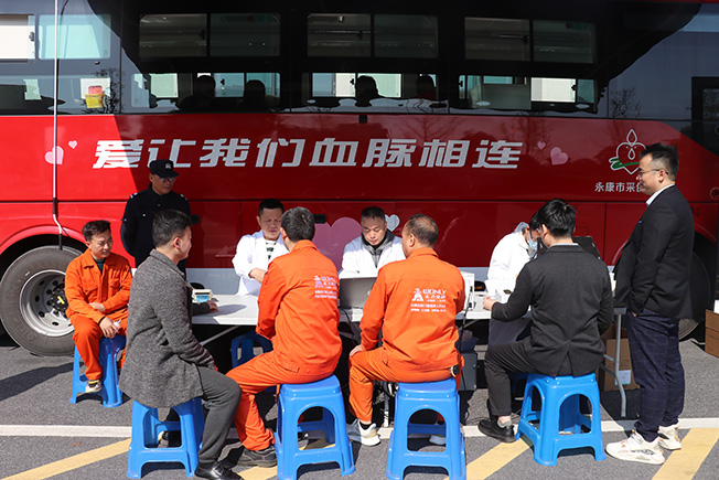 凝聚爱心 传递热血 彰显担当