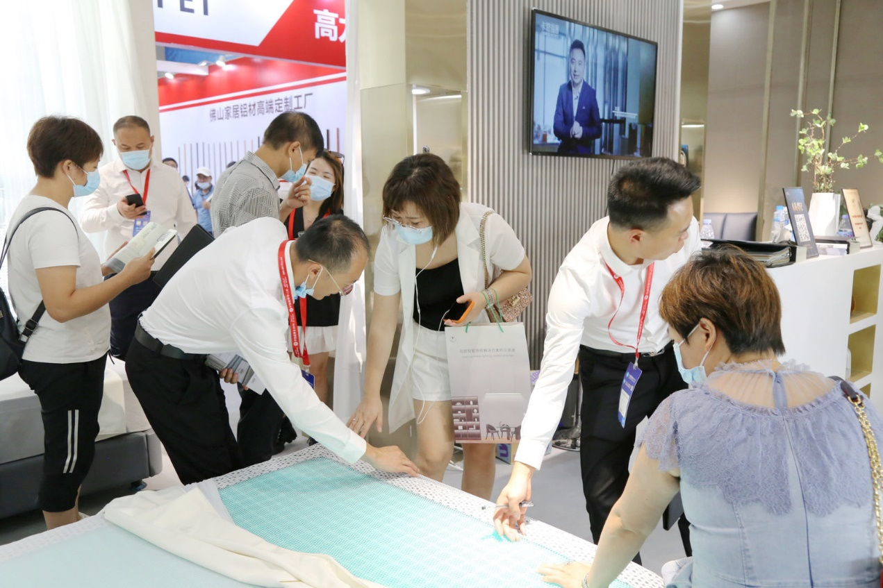 卡路福广州建博会之旅圆满落幕，新品床垫实力圈粉(图3)